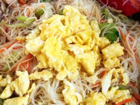 最后加入炒好的鸡蛋翻炒均匀即可。