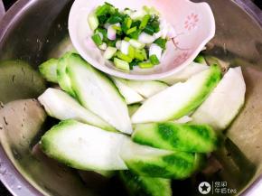 丝瓜滚刀块