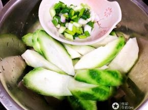 丝瓜滚刀块