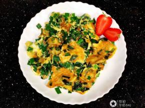 出锅！太香了，这个季节的韭菜非常嫩。好好吃！