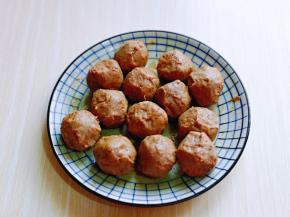 抓拌均匀，腌制10分钟左右。