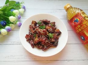 放草头叶装饰一下。