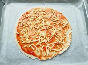 撒上少许马苏里拉芝士。