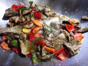 放入淀粉水勾芡