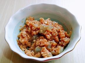 放旁边静置10分钟再包。