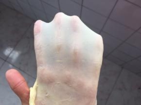 直到揉出手套膜即可