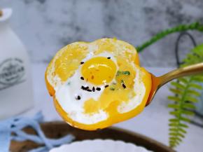 我要开动喽～宝贝一口气吃了3个。