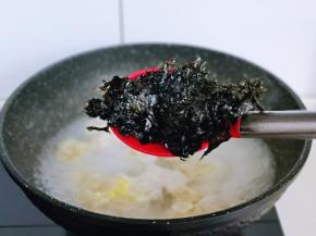 再加紫菜。