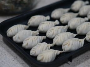 然后直接摆放至煎烤里面。