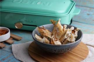 如图这样子一款脆底麦穗饺完成。