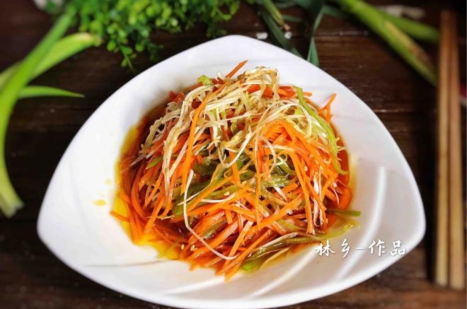 凉拌胡萝卜丝