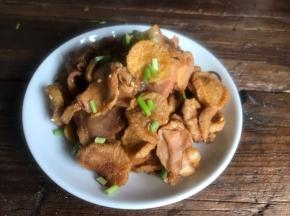 装盘后撒上葱花