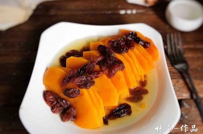 葡萄干蒸南瓜