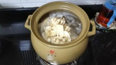 水开后放入图一所以材料