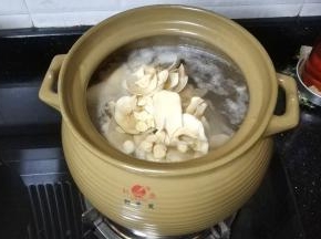 水开后放入图一所以材料