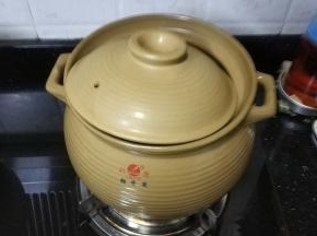 盖上盖子转中小火煲45分钟
