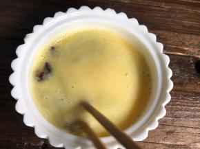 加入适量清水，划匀