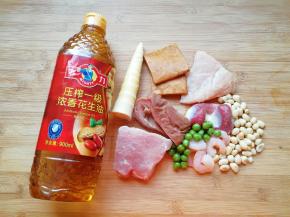 准备好食材，清洗干净。