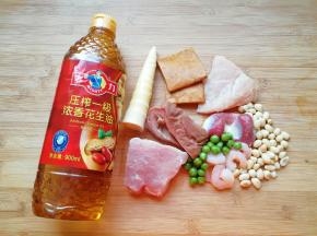 准备好食材，清洗干净。