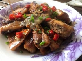 淋入香辣油煮和香醋拌匀即可