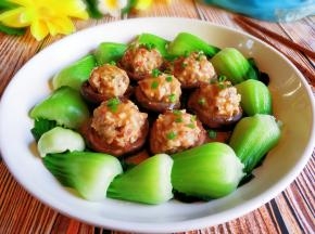 撒上少许葱花，营养美味的一道菜完成了。