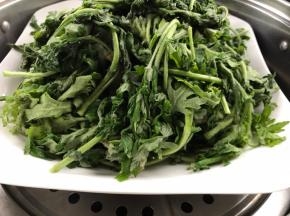 放入锅中蒸半小时