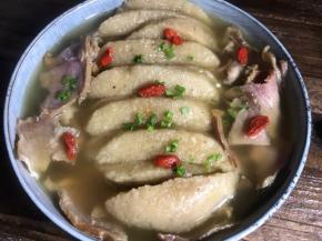 撒上葱花和枸杞即可