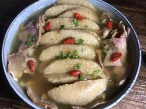 撒上葱花和枸杞即可