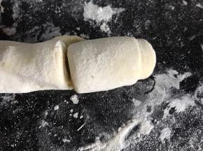 在中间切开，不切断