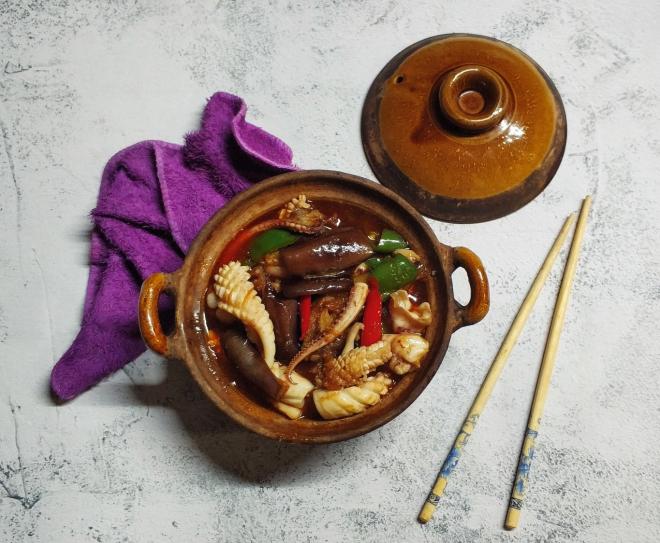 茄子鲜鱿煲