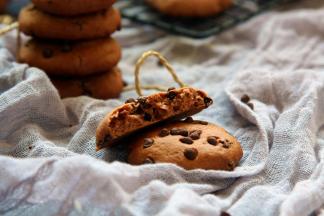 稍冷却后就变成外表酥脆，内部绵软了