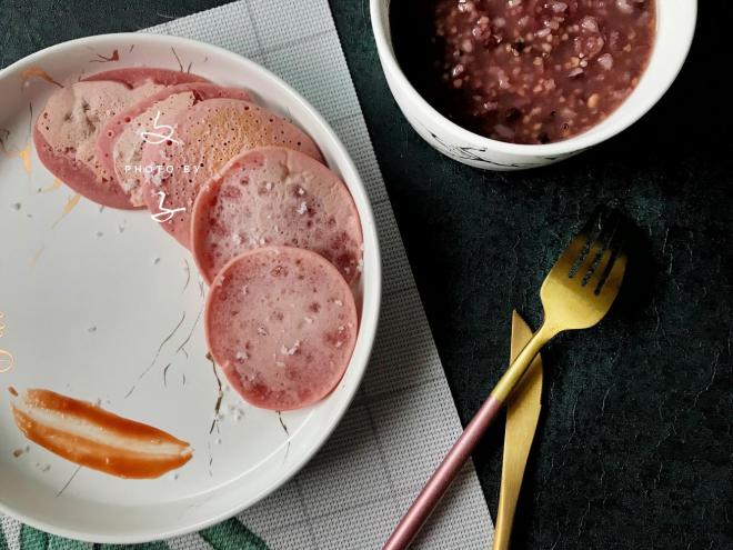 以假乱真的的红曲松饼