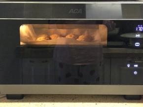 烤箱预热170度5分钟，中层烤20分钟左右。