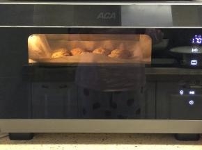 烤箱预热170度5分钟，中层烤20分钟左右。