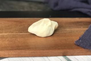 包成喜欢的饺子形状。