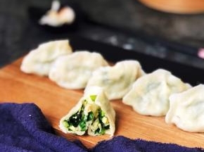 掰开一个，满满的馅料。