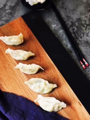 也可以用水煮哦，水饺也很鲜美。