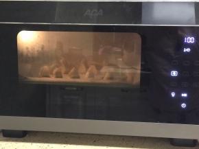 蒸烤箱选择纯蒸模式，100度15分钟左右。