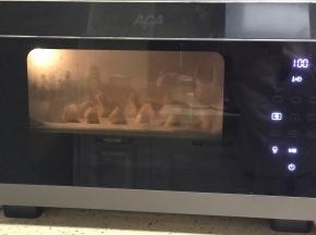 蒸烤箱选择纯蒸模式，100度15分钟左右。