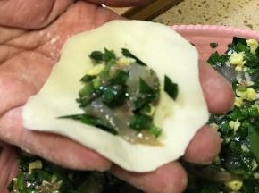 加入适量馅料。