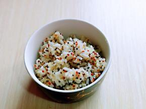 饭好啦~香味扑鼻而来。