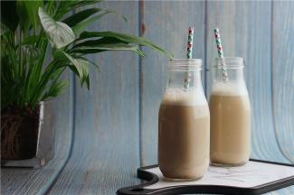 如图这样子一款红豆藜麦浆就完成啦。