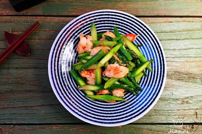 芦笋炒虾仁