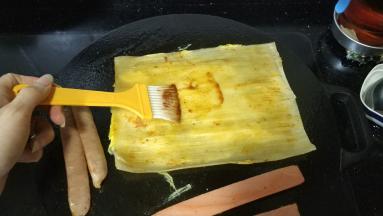 刷上烤冷面专用酱
