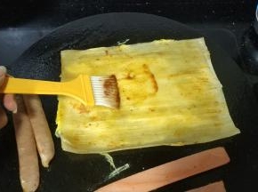 刷上烤冷面专用酱