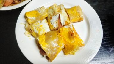 放入碟子上