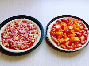 一个做了培根的，一个是水果的。