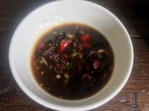 加入剩下的所有调料，拌匀备用