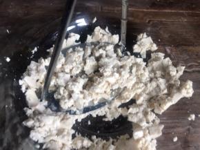 豆腐压成泥状