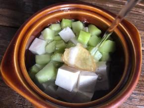 加入盐和适量清水